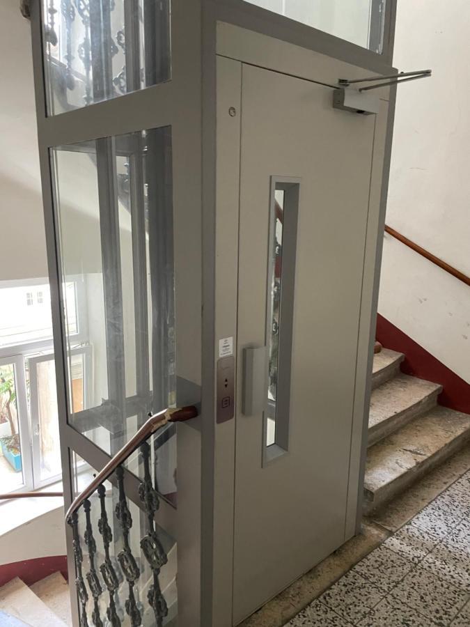 Feel At Home - Self Check In Wina Bagian luar foto