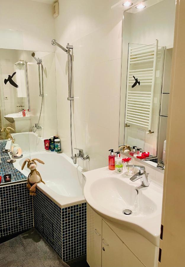 Feel At Home - Self Check In Wina Bagian luar foto
